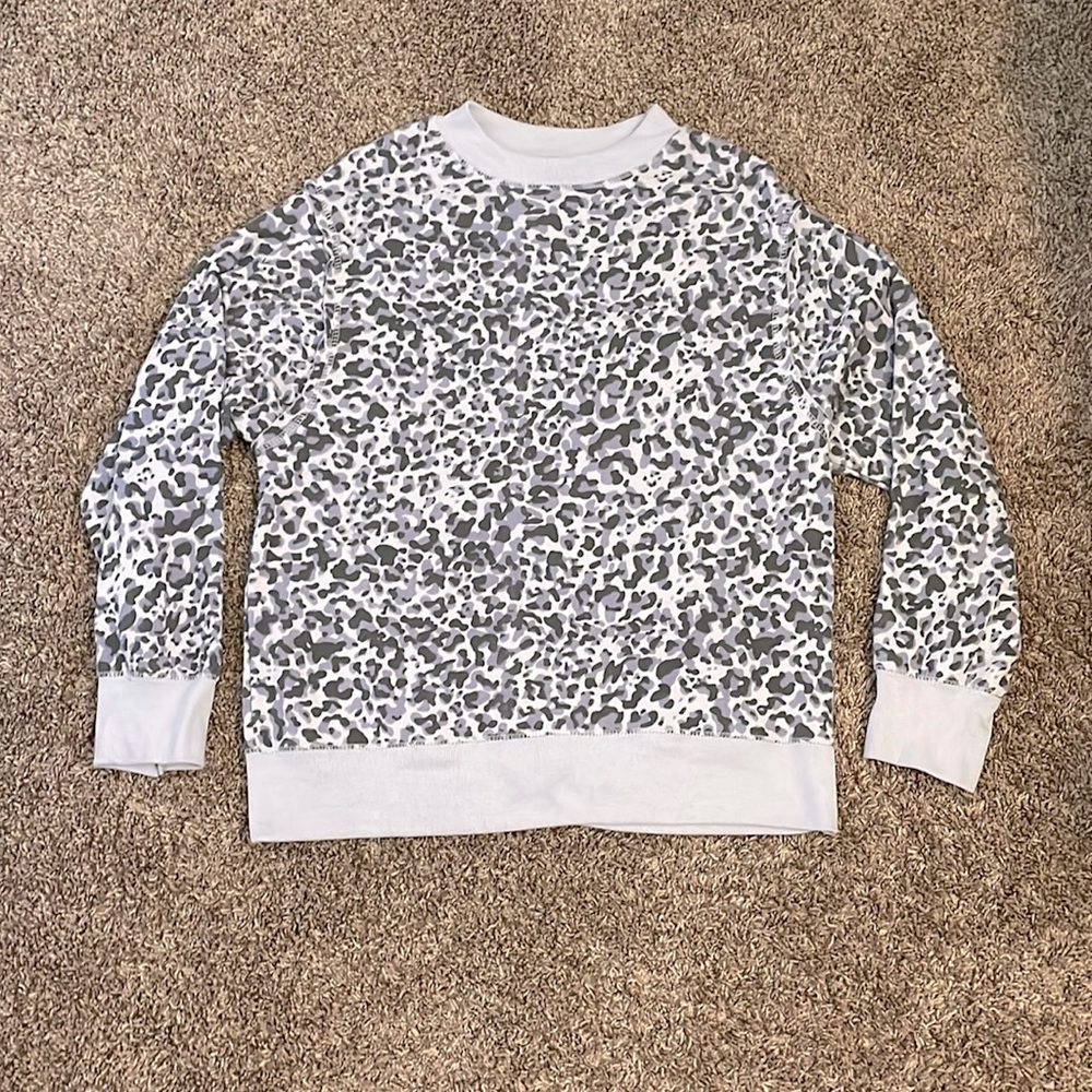 WOMENS CHEETAH CREW NECK